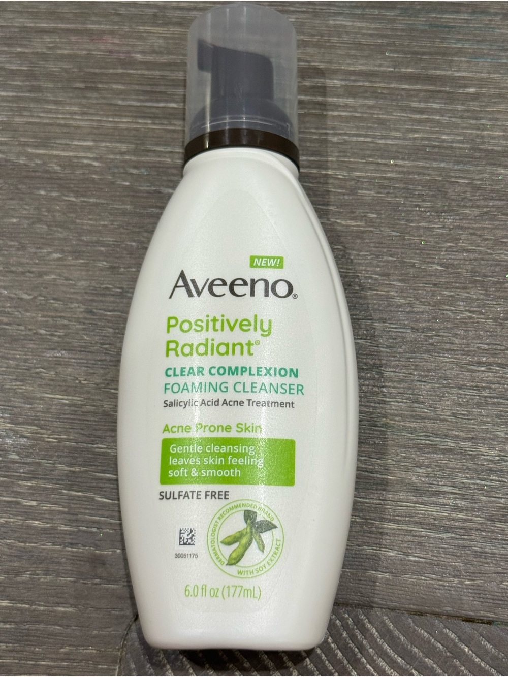 NWT Aveeno Positively Radiant Foaming Cleanser Acne Prone skin 6 fl oz